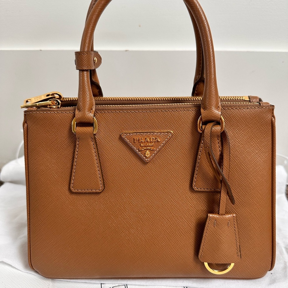 Small Prada Galleria Saffiano leather bag